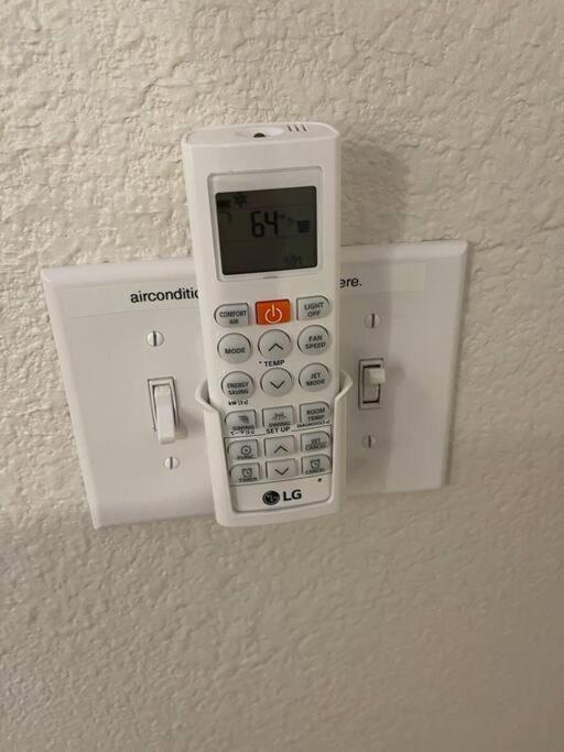 Brand New 2Br Cute Blue Led In North Fresno Appartement Buitenkant foto