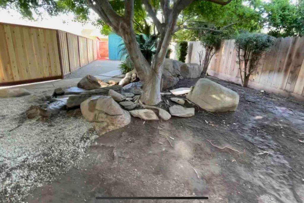 Brand New 2Br Cute Blue Led In North Fresno Appartement Buitenkant foto